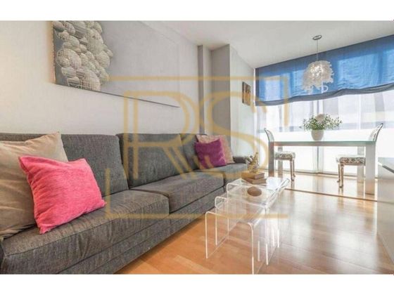 Foto 2 de Àtic en lloguer a El Raval de 2 habitacions amb terrassa i mobles