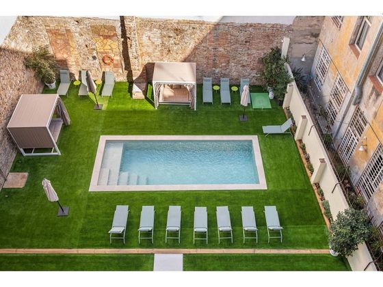 Foto 1 de Alquiler de piso en El Raval de 2 habitaciones con terraza y piscina