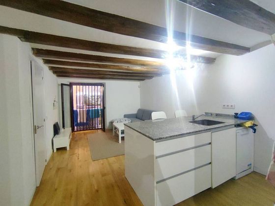 Foto 2 de Venta de piso en El Raval de 2 habitaciones con balcón