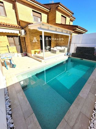 Foto 1 de Venta de casa adosada en Los Robles de 3 habitaciones con terraza y piscina