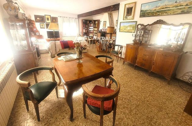 Foto 2 de Casa en venda a Nuevo Aranjuez de 5 habitacions amb balcó i aire acondicionat