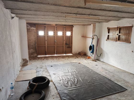 Foto 2 de Xalet en venda a Llagostera de 5 habitacions amb garatge i jardí