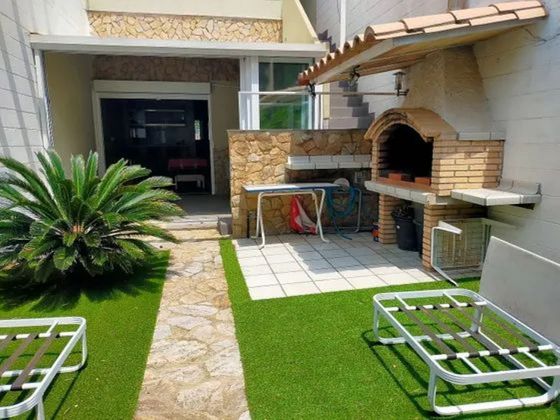 Foto 1 de Casa en venta en Els Pins - Politur de 3 habitaciones con piscina y jardín