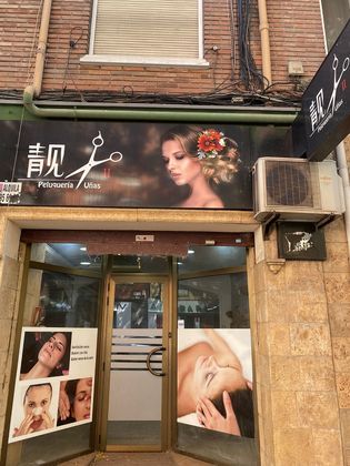 Foto 1 de Local en venta en calle Escultor José Capuz con aire acondicionado