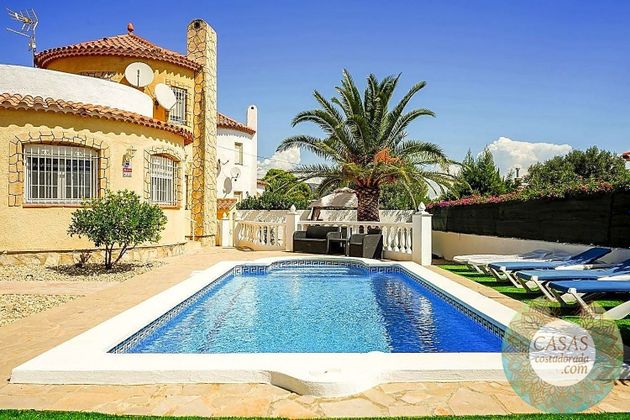 Foto 1 de Venta de casa en calle Juan de Almenara de 3 habitaciones con terraza y piscina