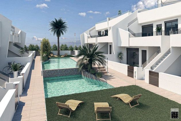 Foto 1 de Piso en venta en Los Peñascos-El Salero-Los Imbernones de 3 habitaciones con terraza y piscina