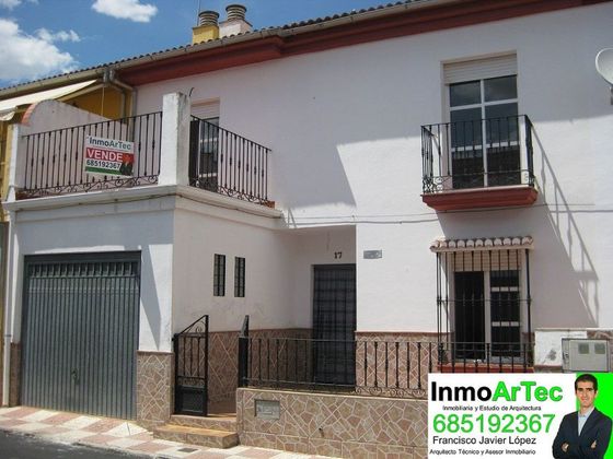 Foto 1 de Venta de casa adosada en calle Manzano de 3 habitaciones con terraza y garaje