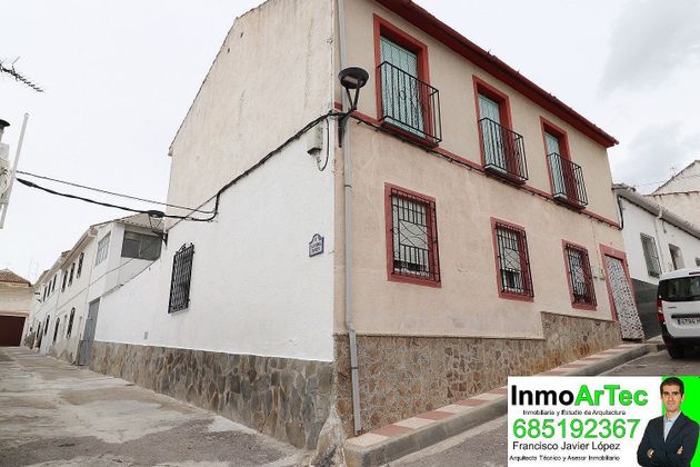 Foto 1 de Casa en venda a calle Transversal Corrales de 6 habitacions amb terrassa i balcó