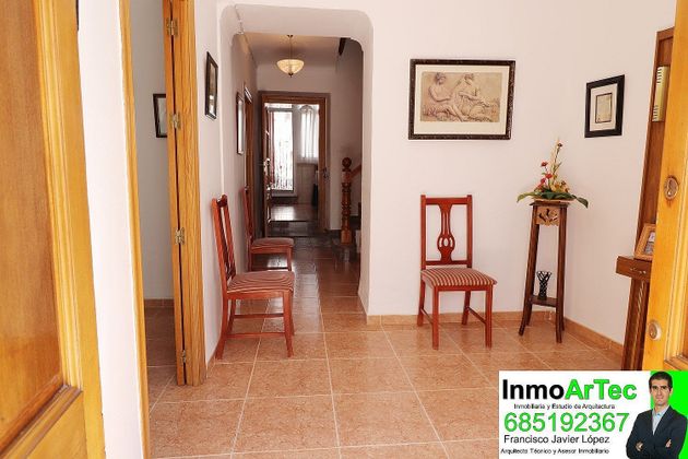 Foto 2 de Casa adossada en venda a calle Santa Ana de Illora de 4 habitacions amb terrassa i jardí