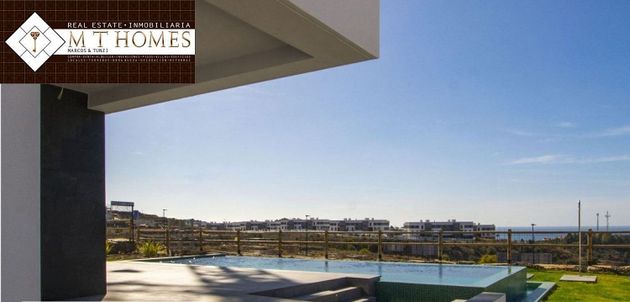 Foto 1 de Xalet en venda a El Mayorazgo - El Limonar de 4 habitacions amb piscina i garatge