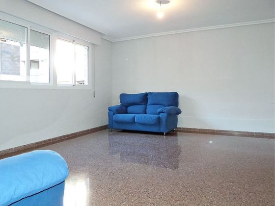 Foto 2 de Venta de piso en Jijona/Xixona de 4 habitaciones con garaje y balcón