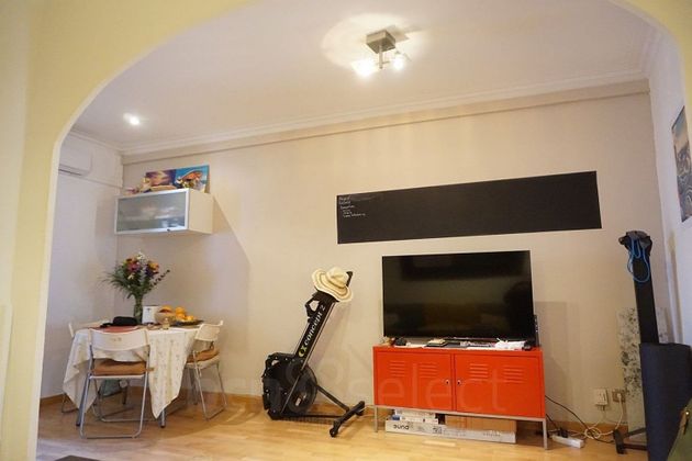 Foto 2 de Piso en venta en La Font de la Guatlla de 2 habitaciones con balcón y aire acondicionado