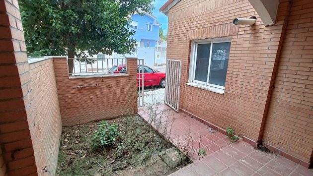 Foto 1 de Venta de casa adosada en Ontígola de 3 habitaciones con garaje y jardín