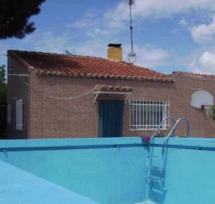 Foto 1 de Chalet en venta en Viso de San Juan (El) de 2 habitaciones con terraza y piscina