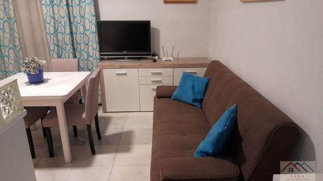 Foto 1 de Alquiler de piso en Centro - Jerez de la Frontera de 1 habitación con muebles y balcón