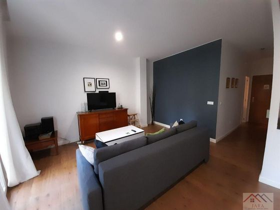 Foto 1 de Pis en lloguer a Centro - Jerez de la Frontera de 1 habitació amb mobles i balcó