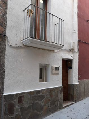 Foto 1 de Casa en venda a Flix de 4 habitacions amb terrassa i balcó