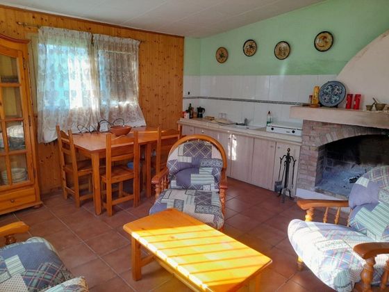 Foto 2 de Casa rural en venda a Torre de l´Espanyol, La de 2 habitacions amb garatge