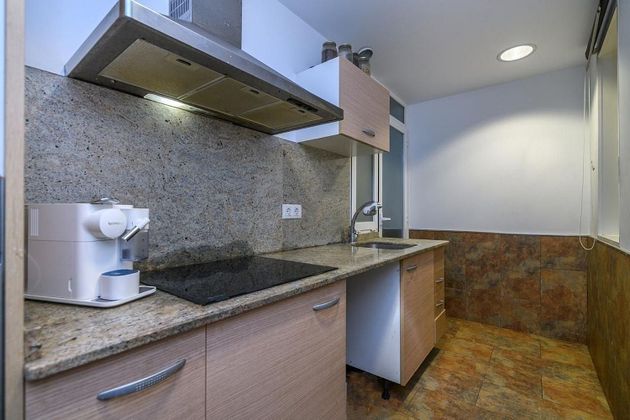 Foto 2 de Venta de piso en Almeda - El Corte Inglés de 2 habitaciones con calefacción y ascensor