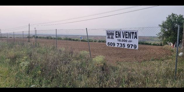 Foto 1 de Venta de terreno en Serranillos del Valle de 18000 m²