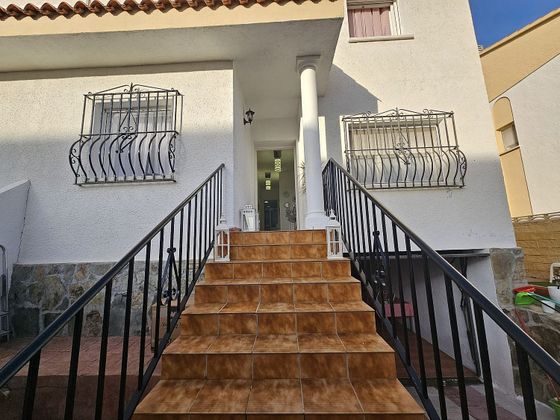Foto 2 de Casa en venda a Cedillo del Condado de 5 habitacions amb terrassa i garatge