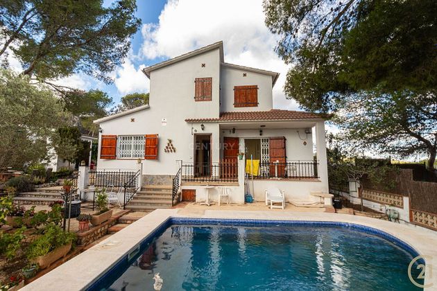 Foto 2 de Casa en venda a calle Puig de Les Forques de 4 habitacions amb piscina i garatge