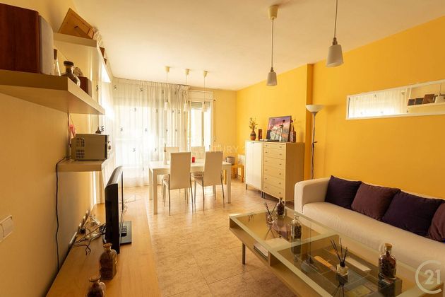Foto 2 de Casa en venda a avenida Baix Penedes de 4 habitacions amb terrassa i garatge