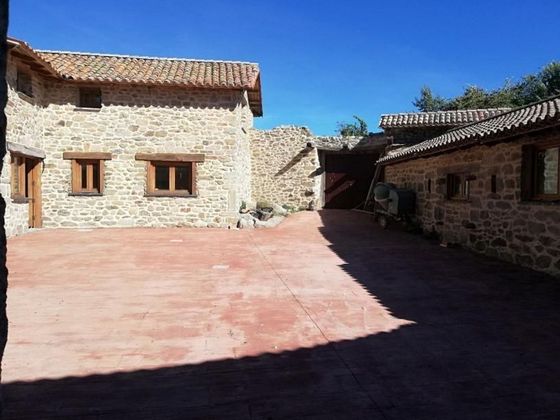 Foto 2 de Casa en venda a Manzanal de los Infantes de 10 habitacions amb terrassa i jardí
