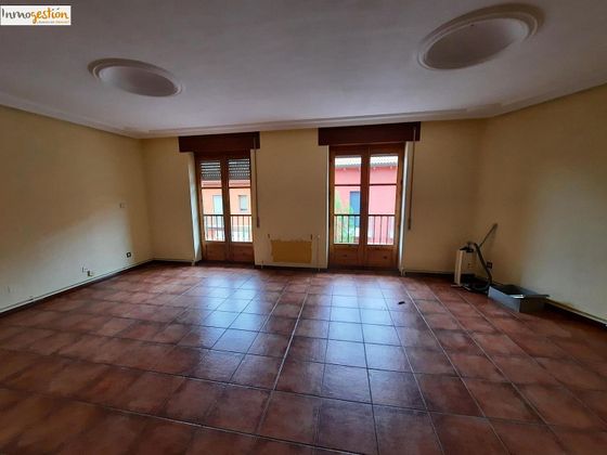 Foto 2 de Casa en venda a Tudela de Duero de 4 habitacions amb terrassa i balcó