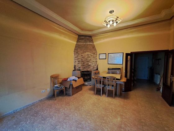 Foto 2 de Casa en venda a Santovenia de Pisuerga de 4 habitacions amb jardí i calefacció