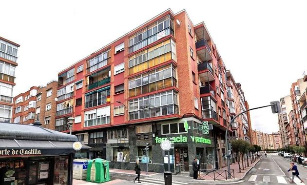 Foto 1 de Piso en venta en Delicias de 3 habitaciones con terraza y balcón