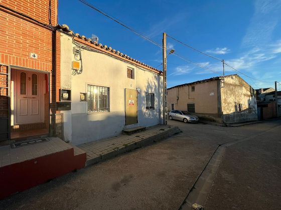 Foto 2 de Venta de casa en Rueda de 4 habitaciones con terraza y garaje