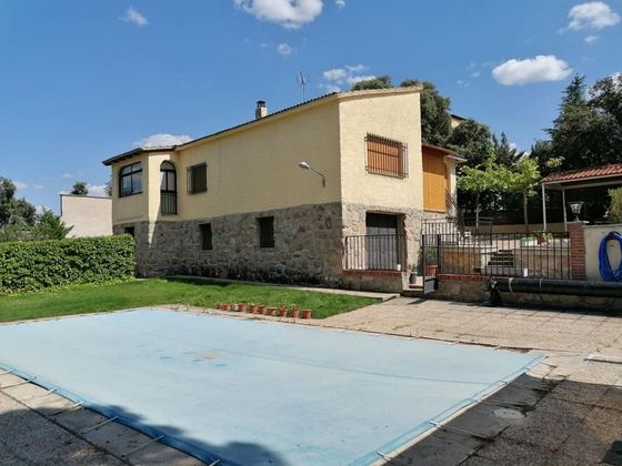 Foto 2 de Chalet en venta en Peñalba de Ávila de 3 habitaciones con terraza y piscina