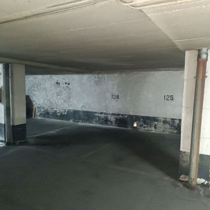 Foto 1 de Venta de garaje en calle De Canillas de 16 m²