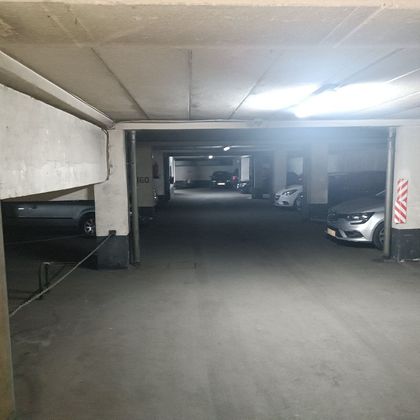 Foto 2 de Venta de garaje en calle De Canillas de 16 m²