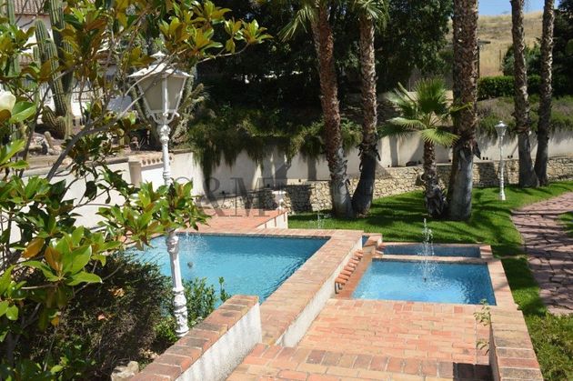 Foto 2 de Venta de casa en calle Periodico Ciudad de 6 habitaciones con piscina y aire acondicionado