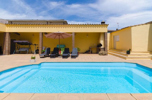 Foto 1 de Xalet en venda a Fontcoberta de 5 habitacions amb terrassa i piscina