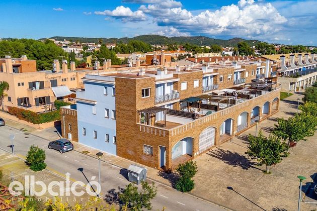 Foto 1 de Casa adossada en venda a calle De la Vall de Sant Marc de 4 habitacions amb terrassa i garatge
