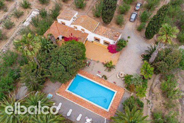 Foto 2 de Chalet en venta en calle Montserrat de 3 habitaciones con piscina y balcón