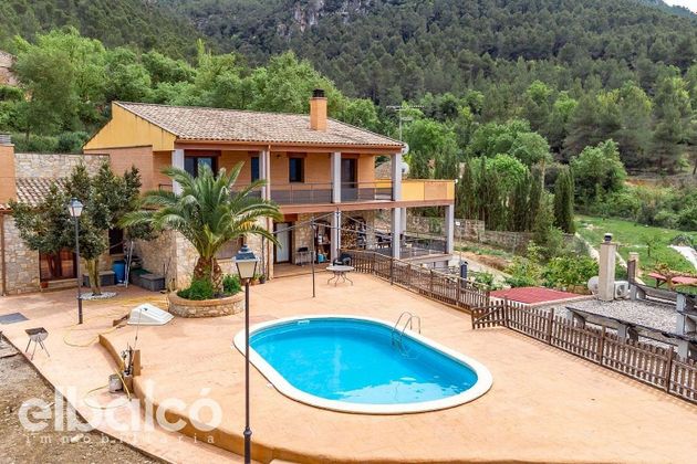Foto 1 de Casa en venda a barrio Prenafeta de 6 habitacions amb terrassa i piscina
