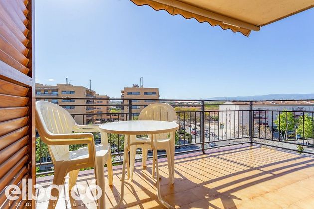 Foto 1 de Venta de piso en calle Gran Canària de 3 habitaciones con terraza y balcón