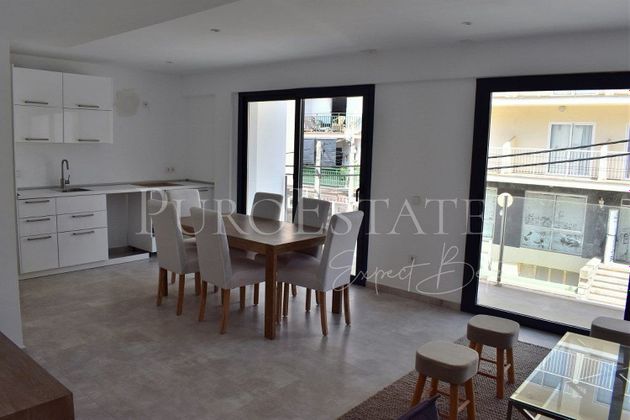 Foto 1 de Dúplex en venta en S'Arenal-Son Verí de 2 habitaciones con terraza y muebles