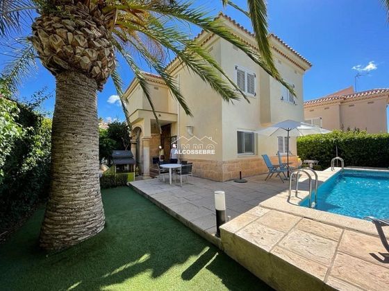 Foto 1 de Xalet en venda a calle La Mar de 4 habitacions amb terrassa i piscina