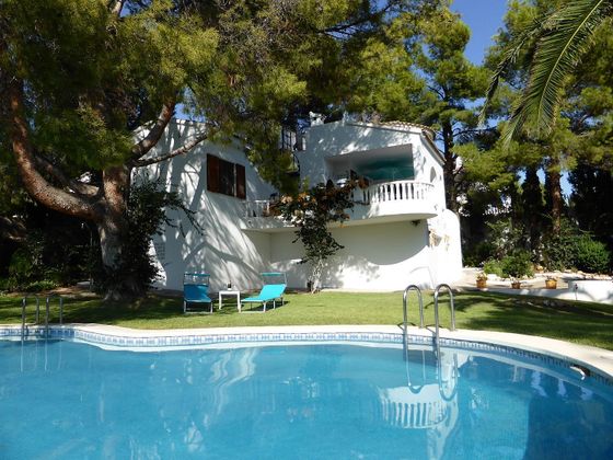 Foto 2 de Chalet en venta en calle Oliveres de 3 habitaciones con terraza y piscina