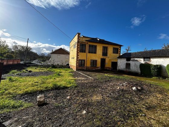 Foto 1 de Casa rural en venda a calle La Calzada de 4 habitacions amb jardí i calefacció