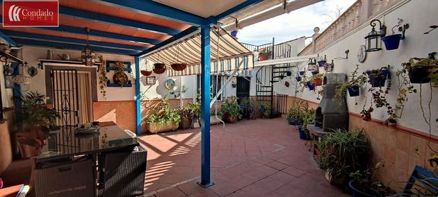 Foto 1 de Casa en venda a Poniente-Norte - Miralbaida - Parque Azahara de 4 habitacions amb terrassa i garatge