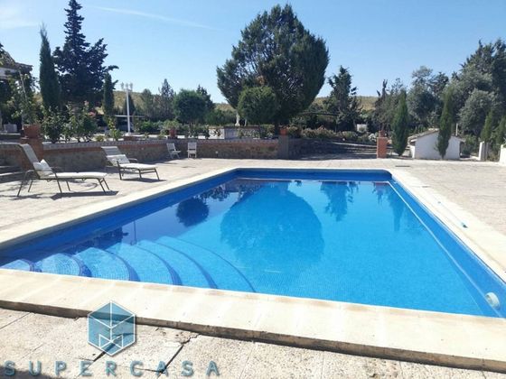 Foto 2 de Casa en venda a Los Cigarrales-La Bastida de 5 habitacions amb piscina i garatge