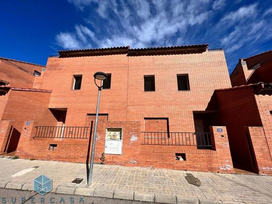 Foto 2 de Casa adossada en venda a Magán de 4 habitacions amb terrassa i garatge