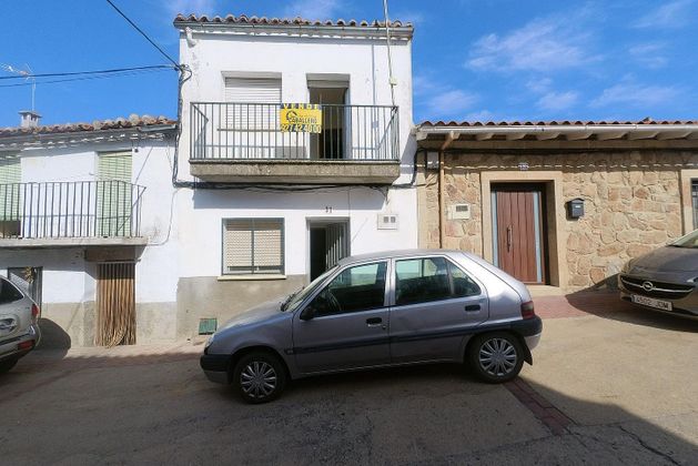 Foto 1 de Casa en venda a Valdeobispo de 3 habitacions amb terrassa