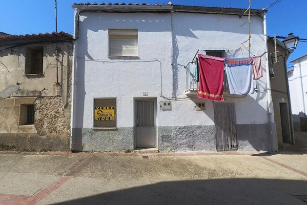 Foto 1 de Casa en venta en Valdeobispo de 4 habitaciones con balcón